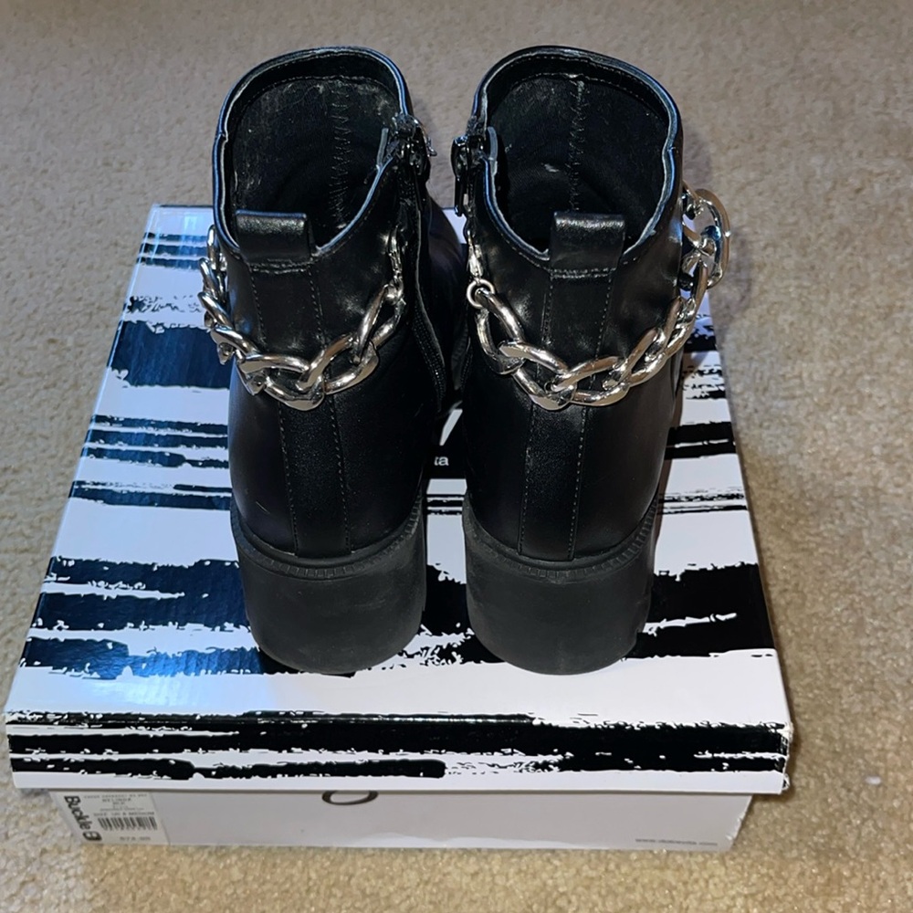 Dolce Vita Nelinda Chelsea Ankle Boot - Picture 6 of 10